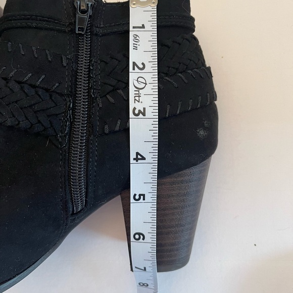 Fergalicious Women’s Black Capital Suede Ankle Boots Tassle Side Zip Size 8.5 - Picture 6 of 10